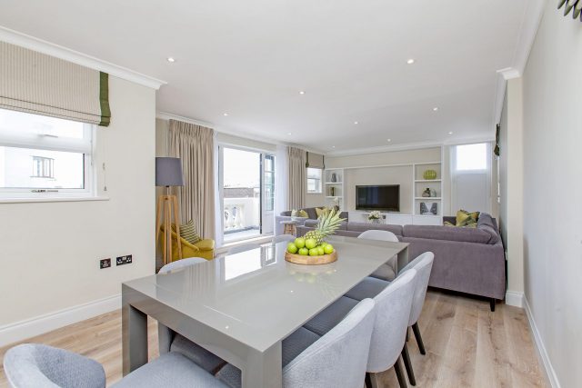 Maykenbel Apartments Chesham Court 3 Bedroom Suite